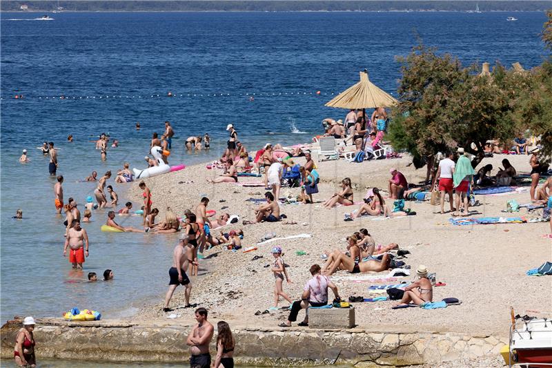 Radnička fronta: Narod treba imati slobodni pristup plažama