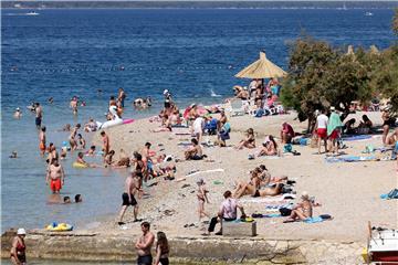 Radnička fronta: Narod treba imati slobodni pristup plažama