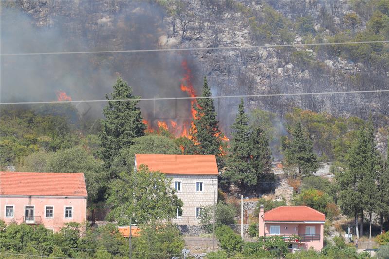 Požar kod Umaga te na području Vrgorca