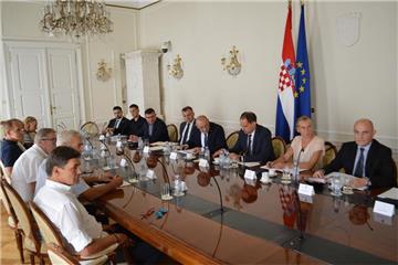 Gov't will use all mechanisms to protect Croatian pilots