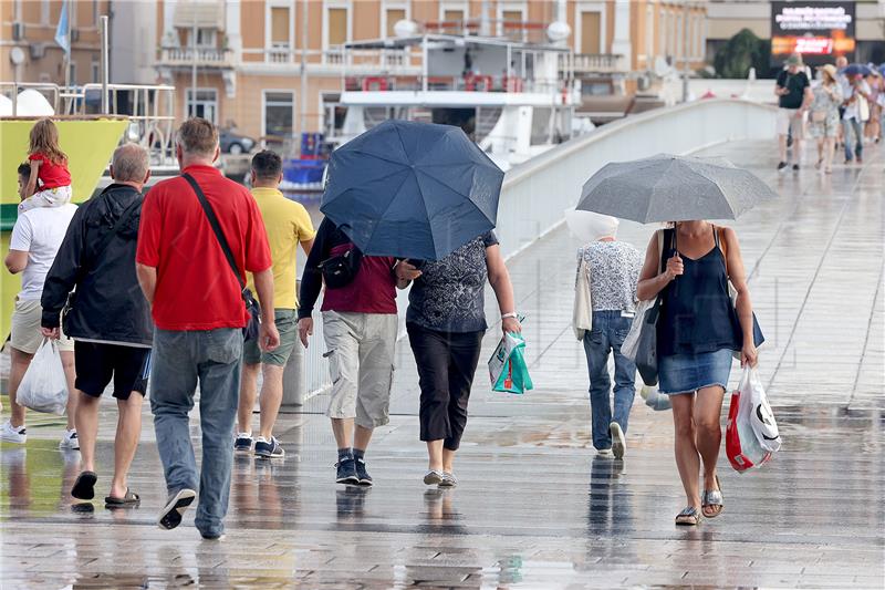 DHMZ: Promjenjivo oblačno s kišom