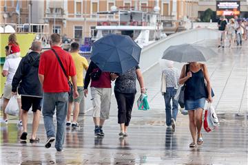 DHMZ: Promjenjivo oblačno s kišom