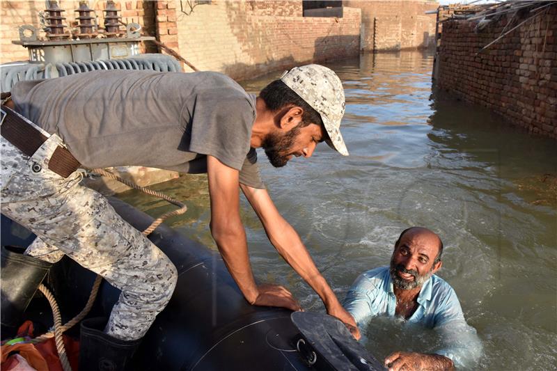 PAKISTAN FLOOD