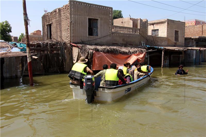 PAKISTAN FLOOD