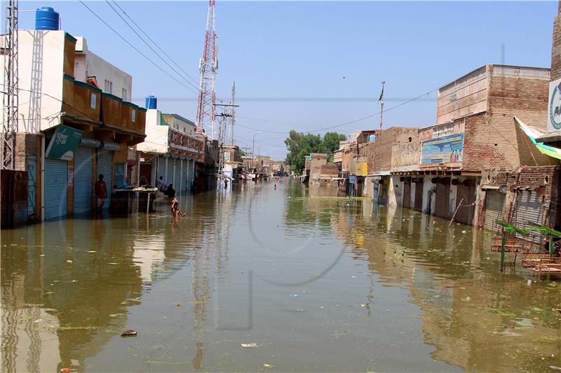 PAKISTAN FLOOD