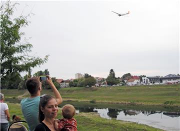 U Sisku održan dosad najveći Aeromiting