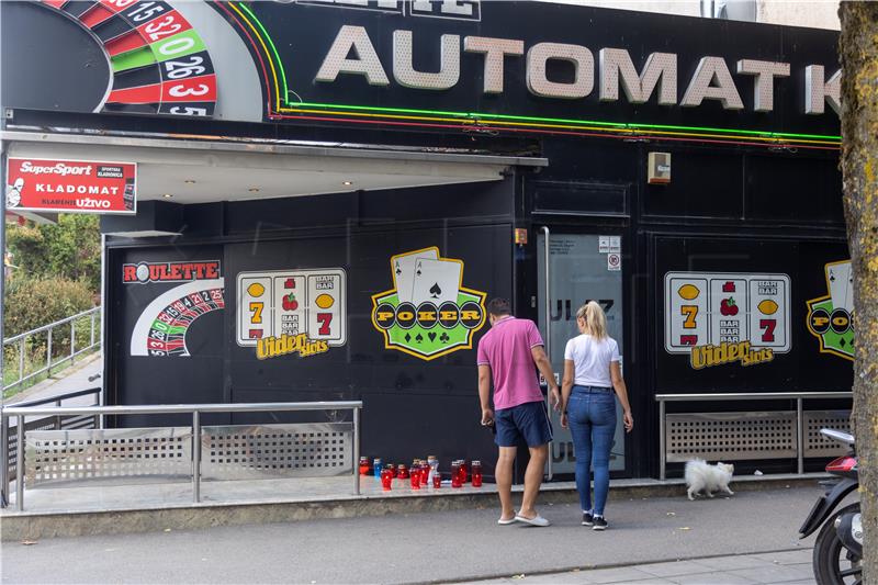 Automat klub u Lastovskoj