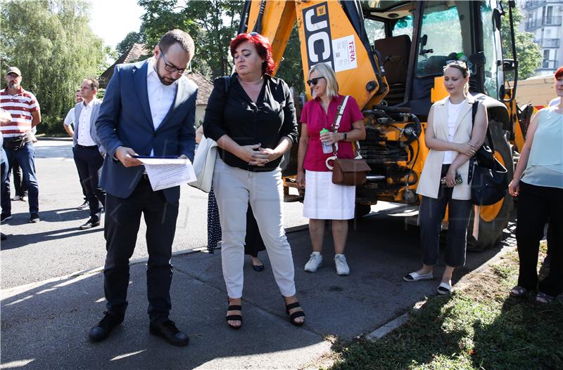 Tiskovna konferencija Tomislava Tomaševića sa suradnicima