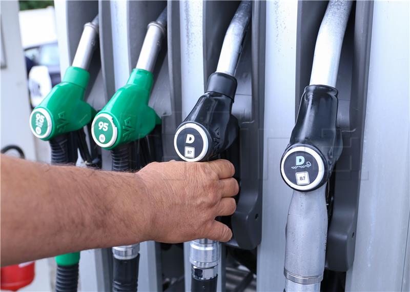 Price of petrol down to HRK 10.62 (€1.41),  diesel up to HRK 12.89 (€1.72)