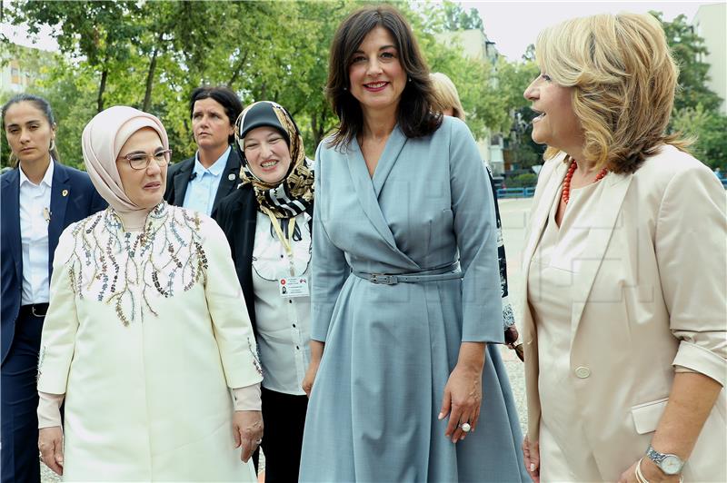 Croatian, Turkish first ladies attend joint religious education class