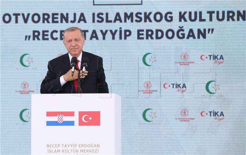 Erdogan u Sisku pun hvale za odnos Hrvatske prema muslimanima 