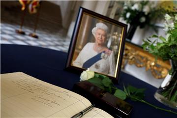 FRANCE BRITAIN QUEEN ELIZABETH II