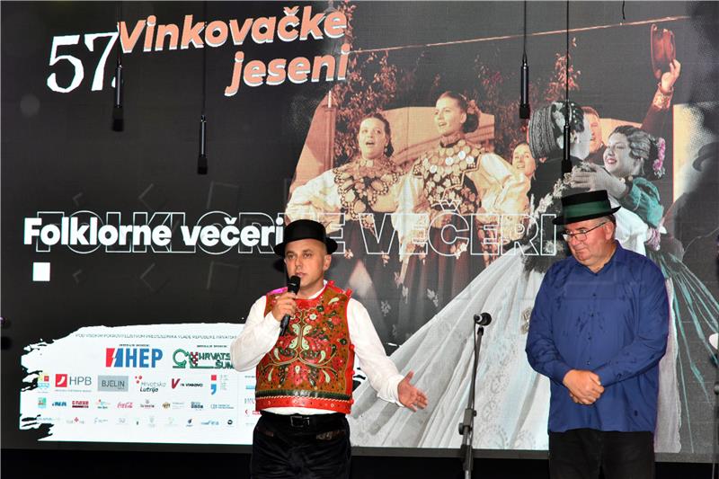 Folklornim večerima počele 57. Vinkovačke jeseni