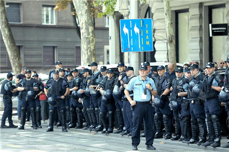 Prosvjed pokreta "Slobodni zajedno" u vezi ostavke Vlade i prijevremenih izbora