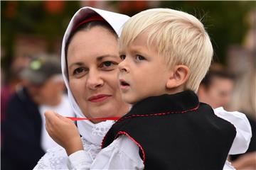 Svečani mimohod 51. Dječjih vinkovačkih jeseni