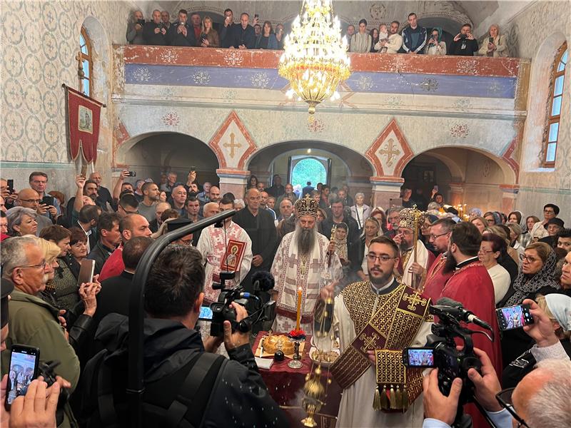 Porfirije služio liturgiju u Metku; sjećanje na nevine civilne žrtve