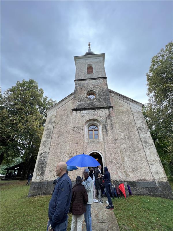 Medak: Patrijarh srpski Porfirije služio liturgiju