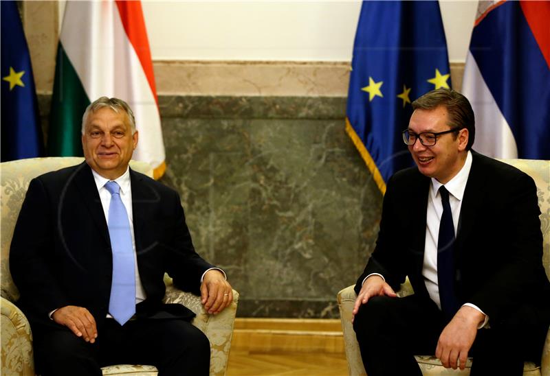 Serbian president decorates Hungarian PM