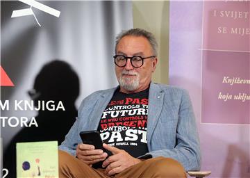 Rijeka: Švicarski književnik Karl Rühman predstavio knjigu "Heroj" na 15. vRIsku