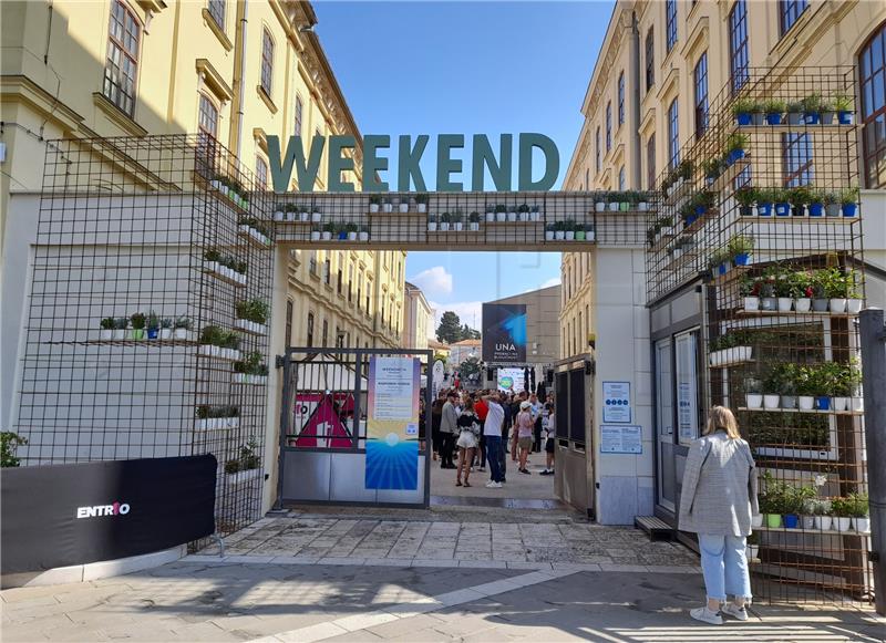  Otvoren 15. Weekend media festival  