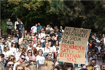 Prosvjed mladih liječnika pod parolom "Izliječimo zdravstvo zajedno"