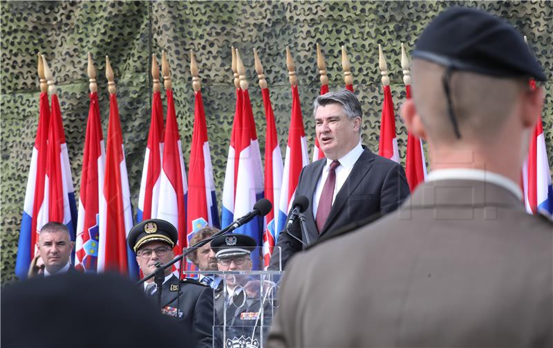 Milanović kadetima: Trebamo biti solidarni s NATO  partnerima, ali lojalni domovini