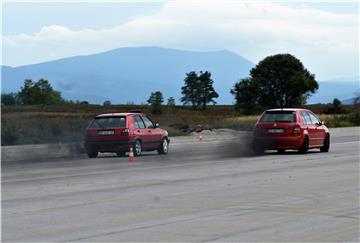 Čak 6000 gledatelja na pistama bišeg aerodroma Željava 