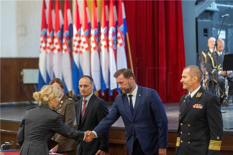 Banožić: Croatian Army guarantees stability and peace