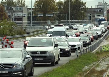 Zbog radova na Jadranskom mostu stvaraju se gužve na prometnicama