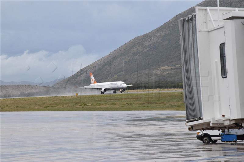 Zrakoplov Freebird Airlinesa u Zračnoj luci Dubrovnik