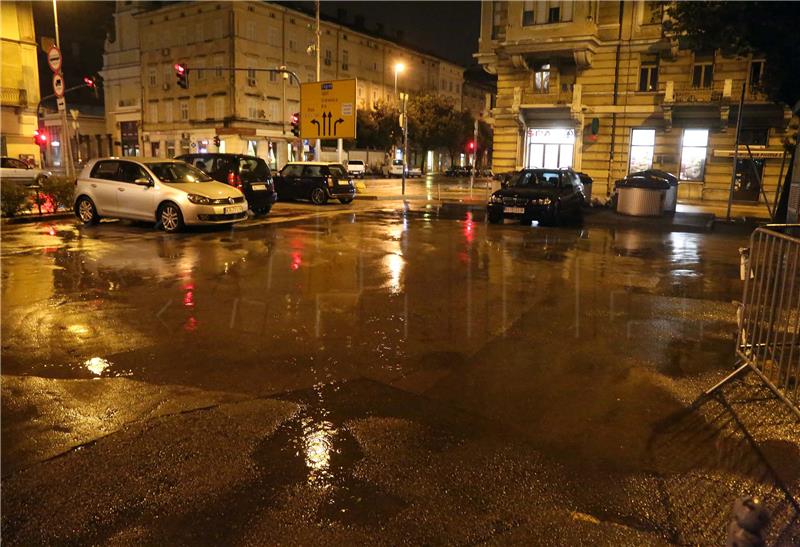 Rijeka: U olujnom nevremenu poginuo jedan građanin