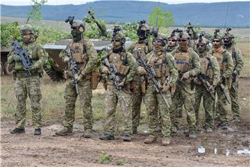 Banožić u Mađarskoj s hrvatskim vojnicima u NATO-ovoj aktivnosti ojačane budnosti