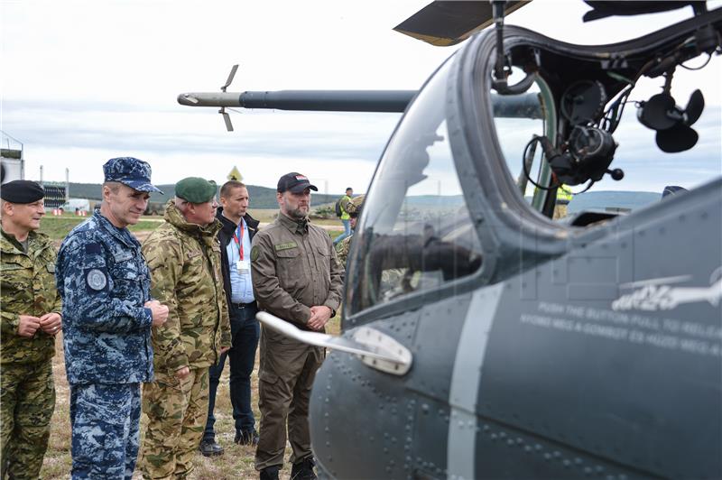 Banožić u Mađarskoj s hrvatskim vojnicima u NATO-ovoj aktivnosti ojačane budnosti
