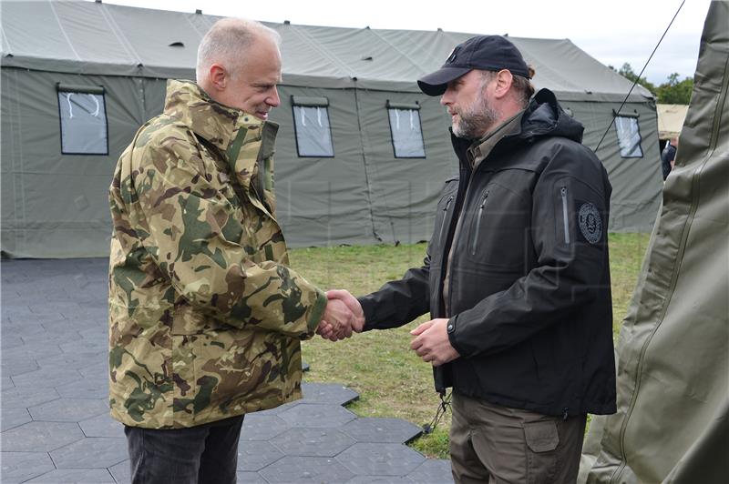 Banožić u Mađarskoj s hrvatskim vojnicima u NATO-ovoj aktivnosti ojačane budnosti