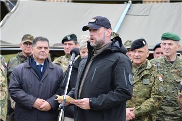 Banožić u Mađarskoj s hrvatskim vojnicima u NATO-ovoj aktivnosti ojačane budnosti