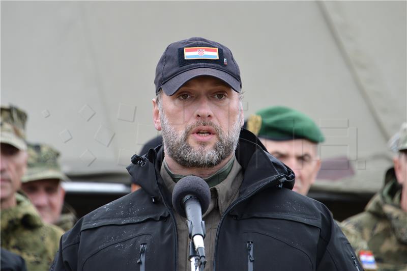 Banožić u Mađarskoj s hrvatskim vojnicima u NATO-ovoj aktivnosti ojačane budnosti