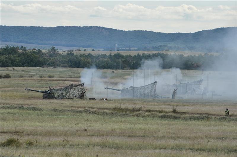 Banožić u Mađarskoj s hrvatskim vojnicima u NATO-ovoj aktivnosti ojačane budnosti