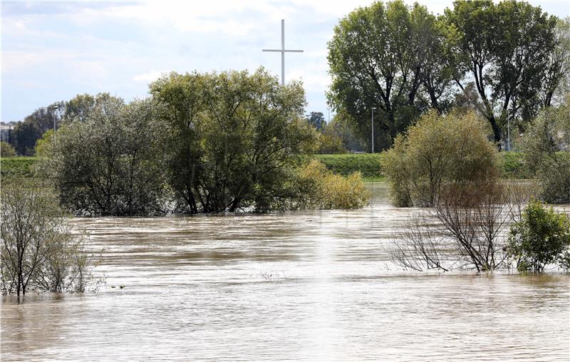 Rijeka Sava izlila se iz korita