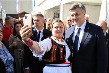 Plenković  otvorio tradicionalnu 24. manifestaciju "Jesen u Lici"