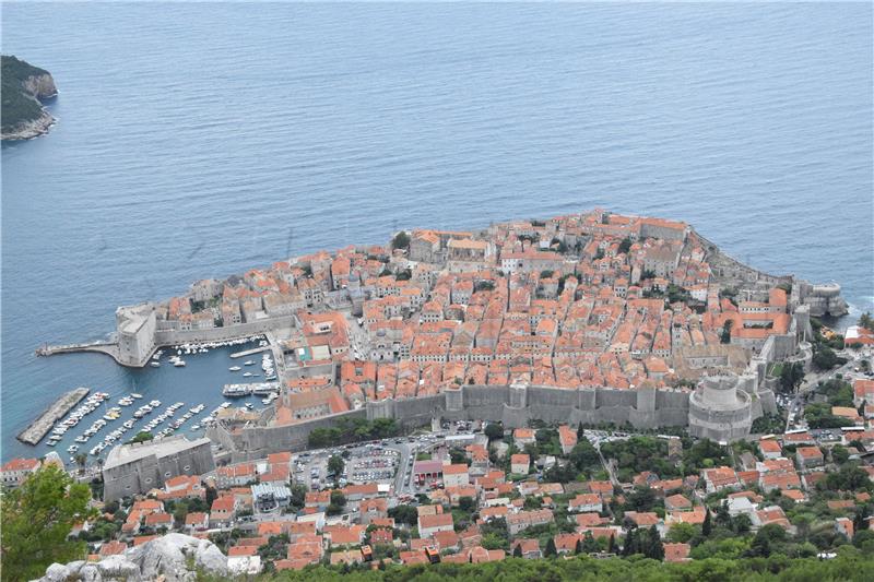 Dubrovnik – Na Srđu položeni vijenci za poginule u Domovinskom ratu