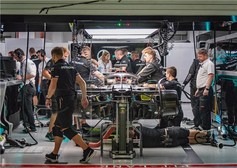 F1 - Mercedes najbrži na drugom treningu