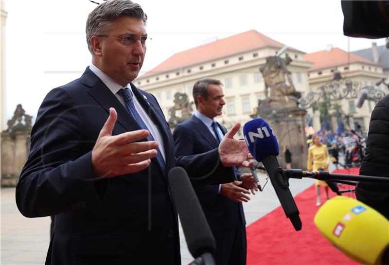 Plenković: Nonsens je tvrdnja da je Vučić odgodio sankcije 