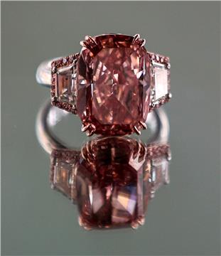 (FILE) UAE JEWELRY PINK DIAMOND