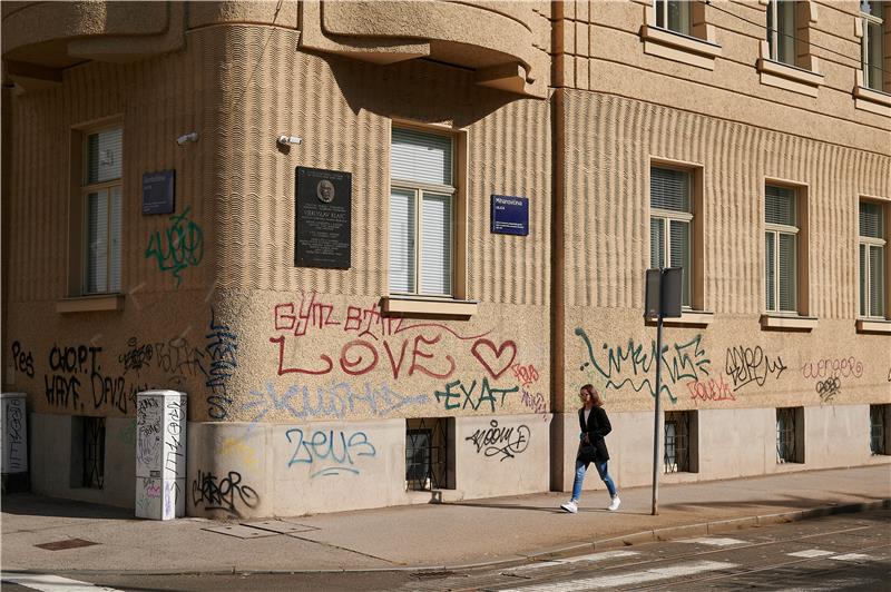 Zagreb počinje uklanjati vandalska šaranja s fasada u centru grada