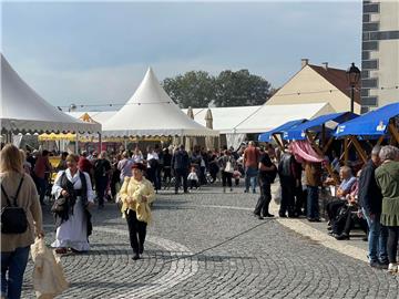 U Hrvatskoj Kostajnici počela Kestenijada