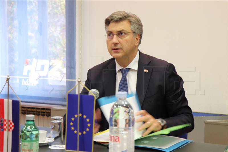 Plenković: Oporba udruženo "pjeva pjesmicu" i želi srušiti Vladu (1)