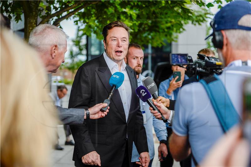 Musk objavio da ne može "beskonačno" financirati satelitski servis u Ukrajini