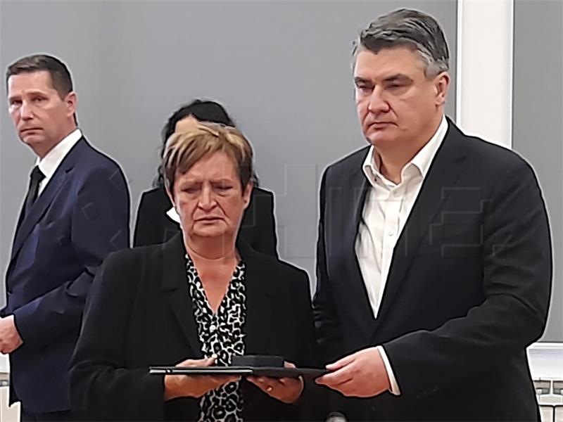 Predsjednik Milanović u Puli uručio 68 Spomenica Domovinskog rata