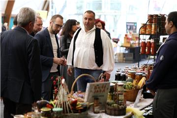 Tomašević i Tomljenović na Danima hrane i tradicijskih proizvoda