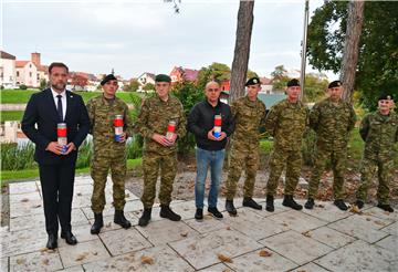 Banožić i sudionici hodnje "Alfred Hill" odali počast poginulim braniteljima